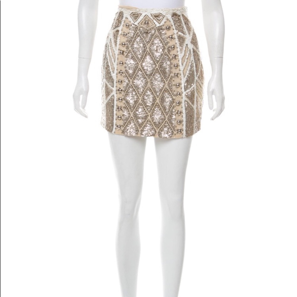 NWOT Needle & Thread Embellished Mini Skirt. Sz 4